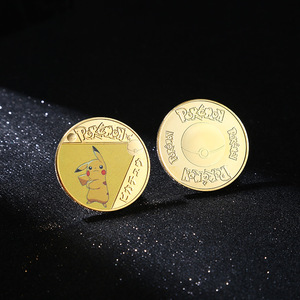 Pièce de monnaie numismatique ronde de 4 cm en émail <span class=keywords><strong>or</strong></span> <span class=keywords><strong>et</strong></span> <span class=keywords><strong>argent</strong></span>, motif Pokémon Pikachu <span class=keywords><strong>et</strong></span> Eevee, mignonne, en stock OEM, 1 pièce par emballage en sac OPP sous coque plastique - Product Image 2