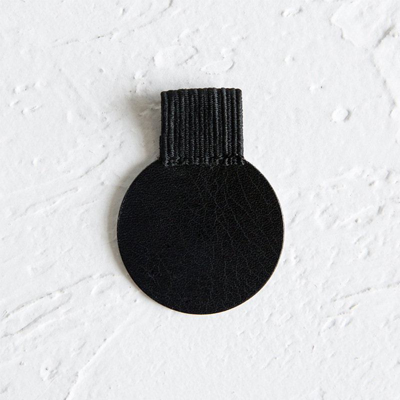 round black