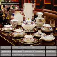 Service de table géométrique Royal Heritage, vaisselle de luxe rouge, bleue et or, style européen noble en porcelaine fine pour banquet