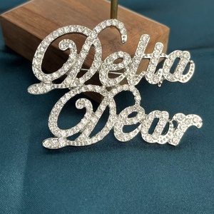 Broche de Solapa con Diseño Nuevo de la Hermandad Sigma Delta Dear, Broche de Aleación de Zinc Plateado para Mujer con Diamantes de Imitación Transparentes para Fiestas y Regalos - Product Image 2