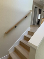Rampe d'escalier en bois massif, couleurs personnalisées, options en bois de caoutchouc ou chêne rouge disponibles pour escaliers intérieurs