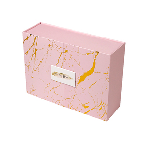 Boîtes en forme de livre personnalisées avec laminage mat, matériaux recyclés aseptiques, emballage cadeau rigide magnétique de luxe, doublure en éponge personnalisée - Product Image 5