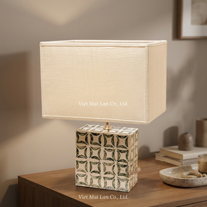 Lampe de table artisanale en nacre avec éclairage LED à intensité variable, coquille décorative incrustée pour les intérieurs modernes - Product Image 3