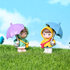 Figurine de poupée mignonne avec imperméable et parapluie, ornement de jardin miniature pour filles de 5 à 7 ans, en résine, version Q - Product Image 3