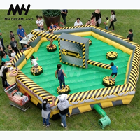 Jeu interactif gonflable classique Meltdown Wipeout, commercial, 6 personnes, matériau PVC toxique, taille personnalisée, adulte