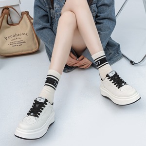 Zapatillas Blancas Deportivas Casuales para Mujer, 26.º Aniversario, Nuevo Estilo de Primavera, Tacón Alto, Suela Gruesa, Versátiles, Modernas y Elegantes - Product Image 2