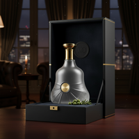 Bouteille gaufrée 700 ml en verre super flint avec logo couleur personnalisé pour spiritueux, whisky, liqueur, acceptant l'emballage personnalisable, vente en gros directe usine
