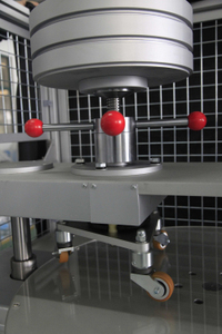 Máquina de Prueba de Abrasión con Rodillos para Revestimientos de Suelos, Aparato de Abrasión con Rodillos, Probador de Desgaste de Sillas con Rodillos, Probador de Resistencia al Desgaste de Suelos - Product Image 1