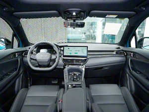 Lynk & Co 06 <span class=keywords><strong>Remix</strong></span> Usado, 1.5T Turbo 133kW 290N m, SUV Automático, Cuero Oscuro, R18, 6 Bolsas de Aire, Buen Estado - Product Image 5