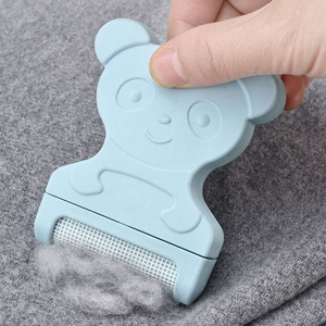 Lint Remover <b>Bear</b> Shape Reusable Clothes Lint Brush For Clothing Care - Product Image 1