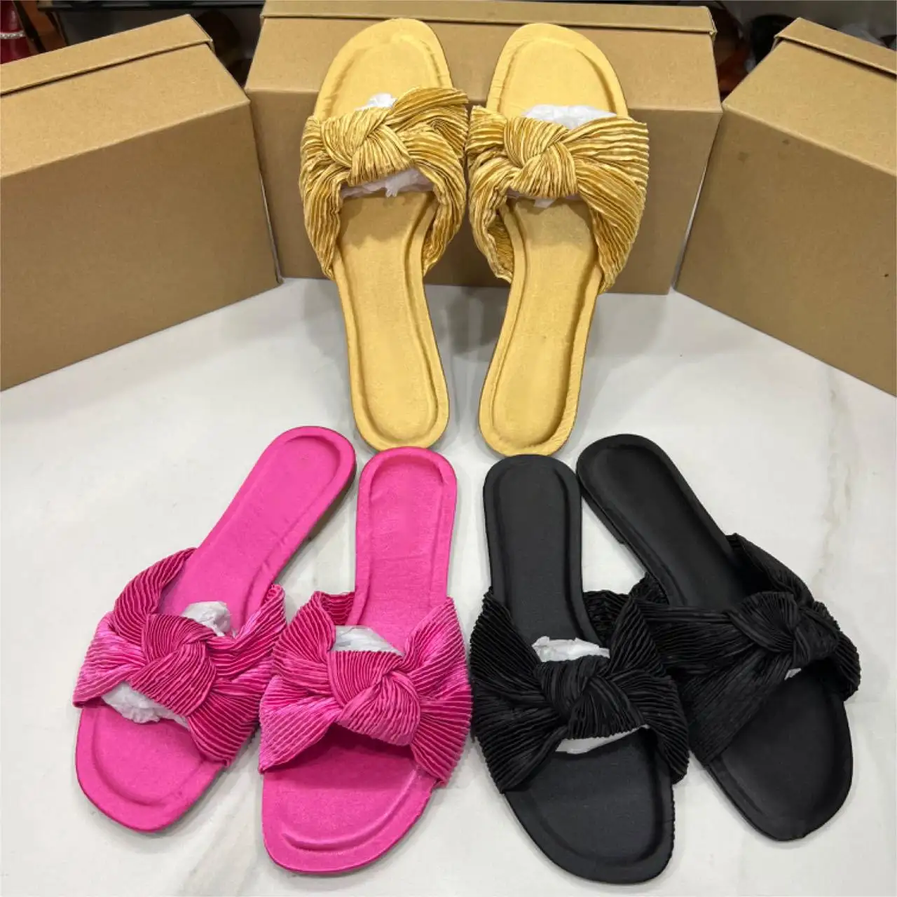 3 couleurs 37-41 Nouveau arrivé de haute qualité mode Femmes sandales Velvet Bow Chaussons plats les plus populaires motifs de beauté