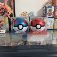 Coffret Cadeau Scellé Pokémon PTCG 5.0 : Poké Ball et Super Ball, Pack Booster Célébration Légendaire Pikachu