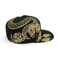 Gorras De Año Nuevo Chino 2025 Estilo Animal Serpiente De Ala Plana 6 Paneles Estructurada Perfil Alto Snapback Gorras Personalizadas Con Bordado