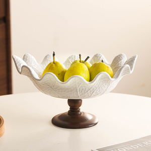 Piatto da Torta a Piedistallo a Forma di Foglia di Cavolo, Ciotola per Frutta in Porcellana <span class=keywords><strong>Bianca</strong></span> con Base in Legno, Espositore per Dessert con Rilievo a Lattuga - Product Image 2