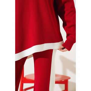Conjunto de 2 piezas de punto a rayas de corte asimétrico para mujer en rojo - Product Image 1