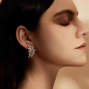 Pendientes Elegantes con Diseño Floral en Forma de Ojo para Mujer, Joyería para Vestir - Product Image 5