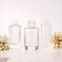 Diffuseur de parfum de luxe en verre transparent, bouteille carrée à bords arrondis, avec bouchon à vis, sans flamme, pour aromathérapie d'intérieur faite maison