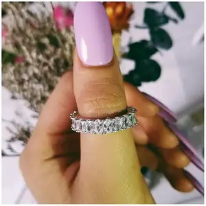 แหวนเงินประดับเพชร2กะรัตลายมรกตสีขาวสำหรับคู่รัก14K ดีไซน์แหวนเงินสำหรับผู้หญิง
