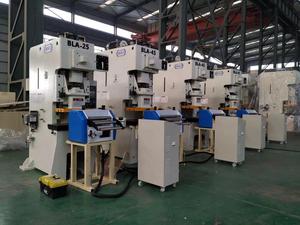 Presse à poinçonner à manivelle excentrique de type C 25t <span class=keywords><strong>45t</strong></span> 63t 80t 100t 110t 125t, machine à poinçonner l'aluminium - Product Image 3