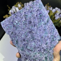Venta al por Mayor de Cristal de Iolita Natural de Alta Calidad con Turmalina Verde en Bruto para Colección