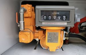 Châssis de véhicule spécial HOWO 4x2 d'occasion de 5 tonnes avec réservoir d'huile 15001-30000L |   Système de manutention de carburant diesel préconfiguré (150-250 ch) 41-50t - Product Image 3