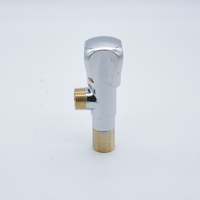 Robinet d'angle moderne en laiton chromé avec finition en acier inoxydable, accessoire durable pour salle de bain et cuisine