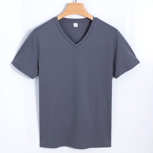Camiseta de Hombre de Alta Gama, de Algodón Mercerizado de Doble Cara, Cuello en V, Color Sólido, Estilo Vintage, Ajustada, Transpirable y Resistente a los Rayos UV - Product Image 3