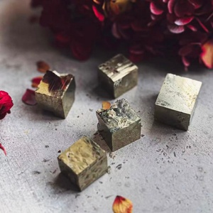 Spécimen de cristal de pyrite cubique naturelle, pierre brute de chalcopyrite dorée, cubes de pyrite de fer polie, collection de haute qualité, Feng Shui - Product Image 4