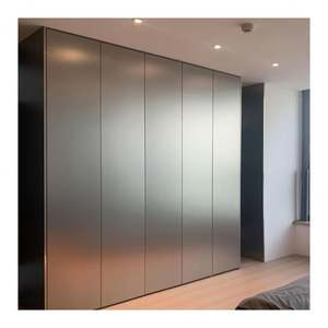 Armoires de chambre à coucher principales de style métallique minimaliste moderne, haut de gamme, argentées, avec un grand espace de rangement - Product Image 1