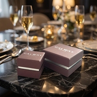 Boîte cadeau rigide en papier carrée personnalisée en trois parties avec insert en velours pour bijoux, petite boîte d'emballage pour bagues