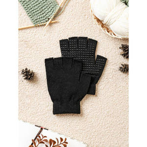 Semi-guanto antiscivolo nero - Product Image 1