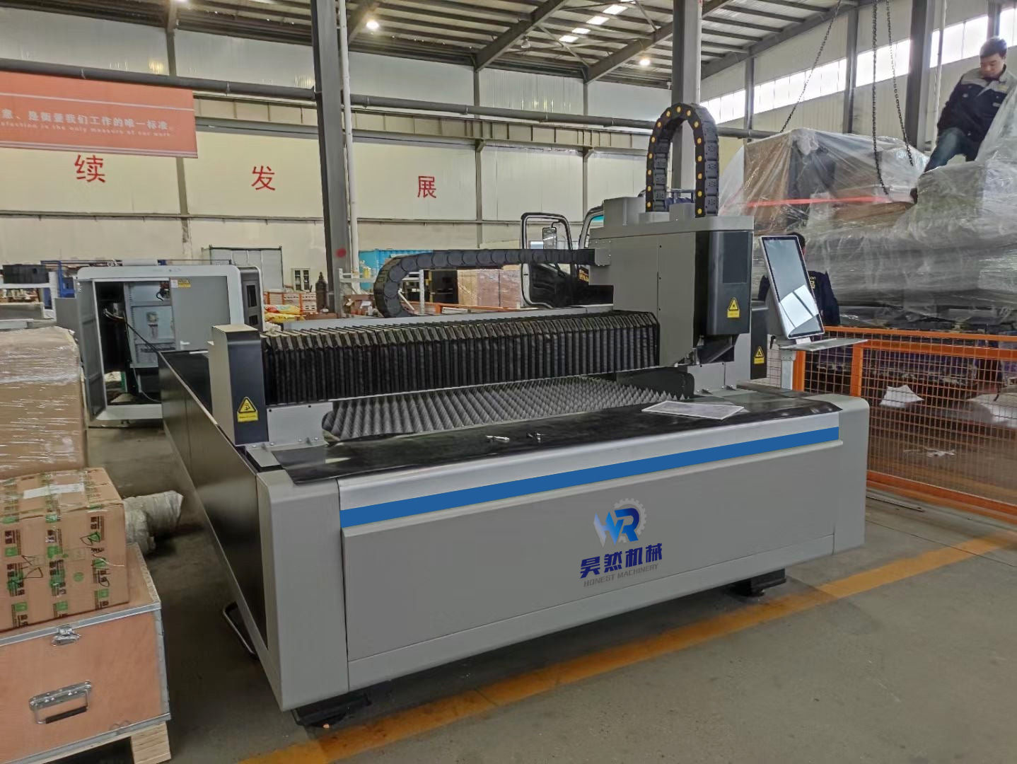 1000W Fiber Laser Cutting Machine For Various Metal Sheet