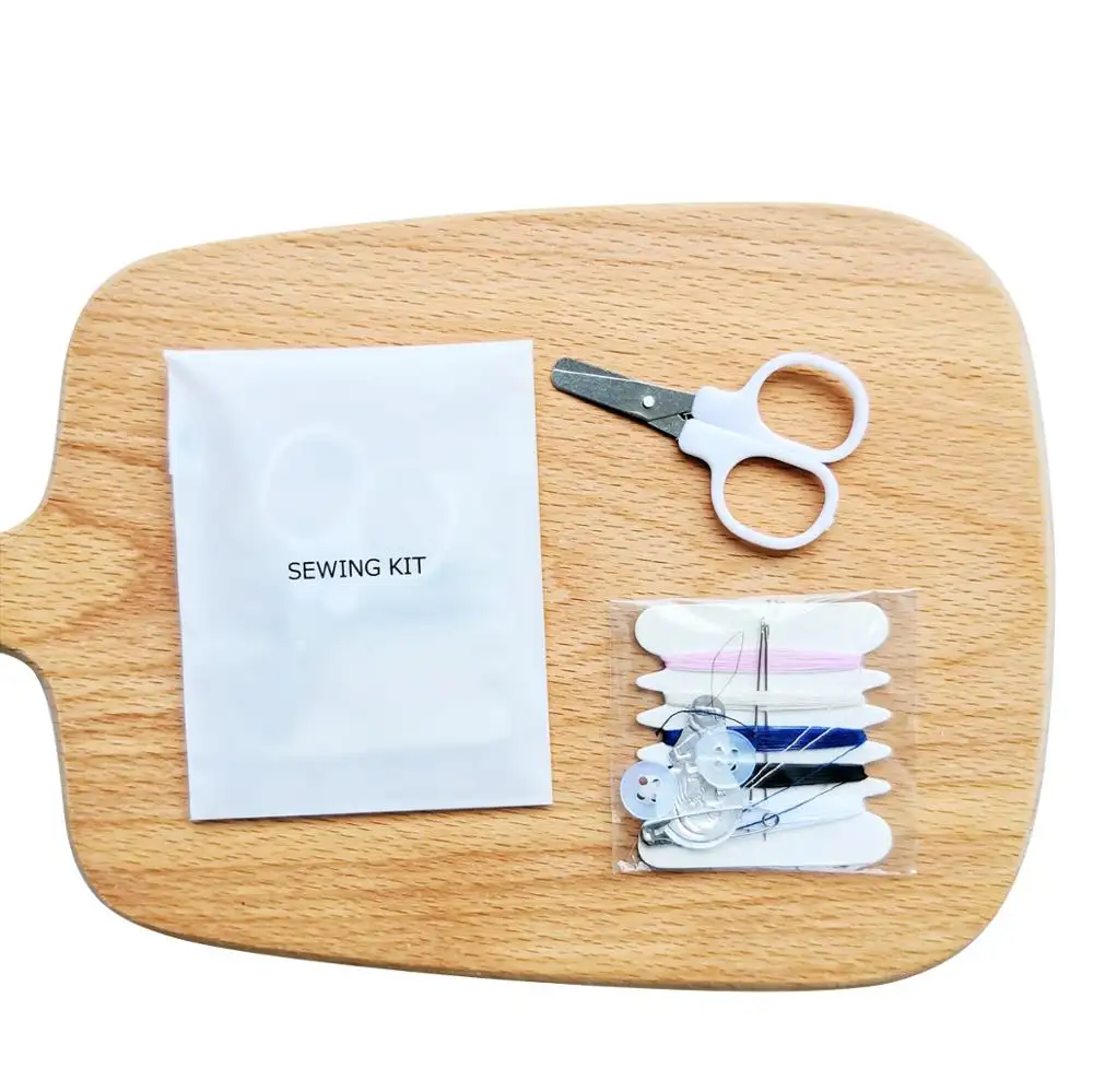 Aangepaste wegwerp draagbare naaigaren, naald mini reizen hotel naaien kit