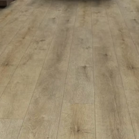 Plancher en vinyle SPC imperméable 3,5-6 mm avec système de clic, finition EIR pour projets résidentiels et commerciaux en intérieur
