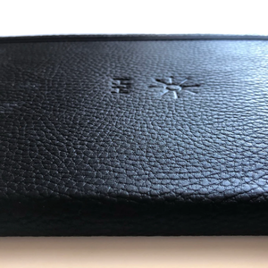 Carnet de planification personnalisé en cuir noir, phrase en bas relief, design élégant de journal, idéal pour l'écriture quotidienne, cadeaux uniques pour un anniversaire - Product Image 3