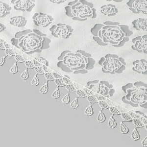 Elegante chal para mujer, <span class=keywords><strong>velo</strong></span> de boda, chal para iglesia, pañuelo triangular de encaje calado con rosas bordadas y borlas - Product Image 6