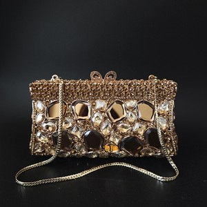 Popular <span class=keywords><strong>bolso</strong></span> de noche de cristal, <span class=keywords><strong>bolso</strong></span> de mano con diamantes huecos de Metal para mujer, <span class=keywords><strong>bolso</strong></span> de mano dorado hecho a mano de lujo con diamantes de imitación, <span class=keywords><strong>bolso</strong></span> de mano para <span class=keywords><strong>fiesta</strong></span> - Product Image 1