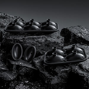 Nuevas formas divertidas de silicona grandes de 2,2 pulgadas, regalos de fútbol novedosos, moldes de bolas de hielo de esfera redonda artesanal para whisky - Product Image 4