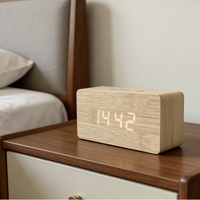 Horloge de bureau électronique simple à LED avec thermomètre, luminescente, multifonctionnelle et silencieuse, en stock direct usine