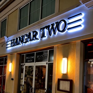 Enseigne murale à led personnalisée LC avec logo d'entreprise 3D en acier inoxydable doré pour les décorations publicitaires à LED de magasin - Product Image 2