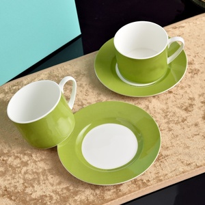 Juego de Taza y Platillo de Té de Porcelana Fina Europea de Lujo, Color Verde, Rojo y Negro, para Regalo - Product Image 2