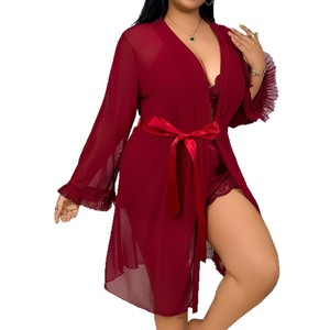 Robe <span class=keywords><strong>de</strong></span> <span class=keywords><strong>nuit</strong></span> fluide en maille rouge à bretelles spaghetti et ourlet en dentelle pour femmes rondes 2026, avec nœud décoratif pour des nuits romantiques - Product Image 4