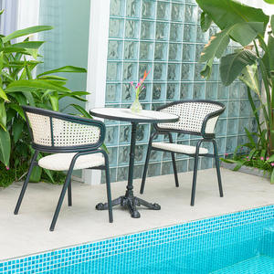 Chaise en aluminium massif au design nordique moderne, fauteuil en rotin avec canne en frêne pour hôtel, salon et restaurant - Product Image 4