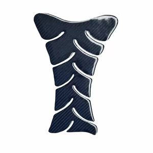 Colle en fibre de carbone 5D en forme d'arête de poisson pour motocyclistes, accessoires auto et moto modifiés, épaissie - Product Image 5