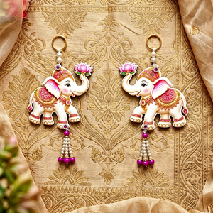 Trunk Up Elephant Lotus - Juego de Adornos Festivos para Puerta, Decoración de Entrada para Mandir Diwali, con Colgante de Pared Latkan, Borla de Perlas y Toran, en MDF - Product Image 1