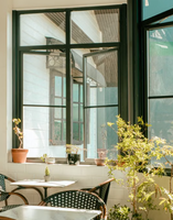 Ventana de Aluminio para Villa con Diseño de Doble Acristalamiento con Rotura de Puente Térmico y Barras de Seguridad Decorativas