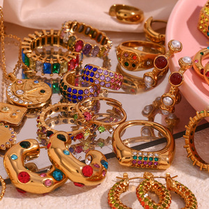 Baguette <span class=keywords><strong>Zir</strong></span> Rings Gold Non appannamento Free CZ Stone anello in acciaio inossidabile Fashion Trendy anelli di fidanzamento da donna per le donne - Product Image 1