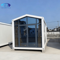 Conception de taille personnalisée en usine de petites maisons en conteneur étanches à toit triangulaire mobile pour sortir de la pluie