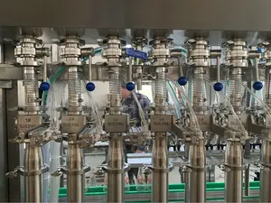 Otomatik şişe doldurma makinesi makinesi için sıvı gibi su içecek sebze yağı dolum makinesi