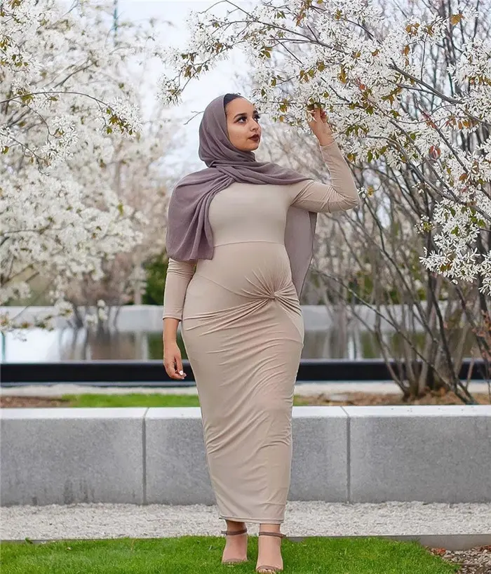 ジャージープレーンアバヤイスラム教徒のロングドレスを毎日着ている柔らかい女性